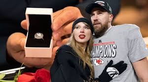 taylor swift travis kelce engaged